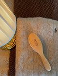 The Kin Hairbrush