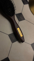 The Muse Hairbrush